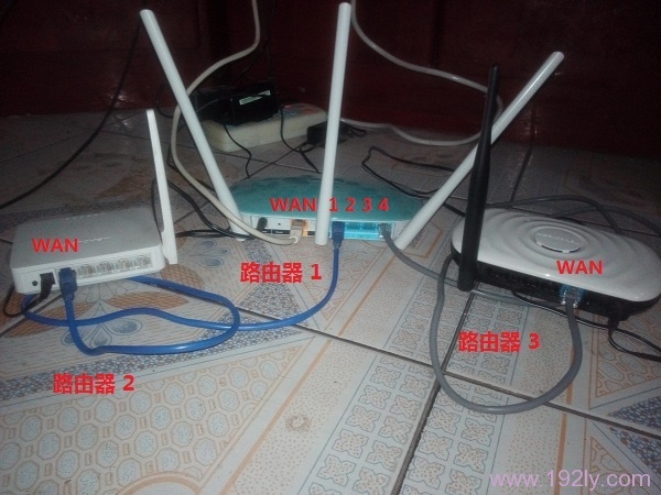 三个路由器设置无线网络的方法