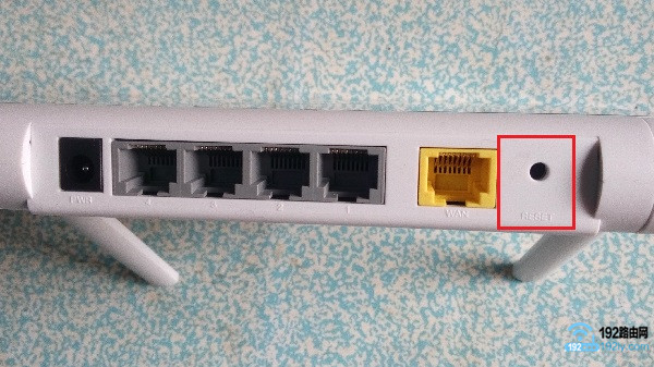 360路由器P1恢复出厂设置方法