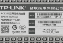 连路由器网络,输管理地址(如192.168.1.1),改登录或WiFi密码。-路由网