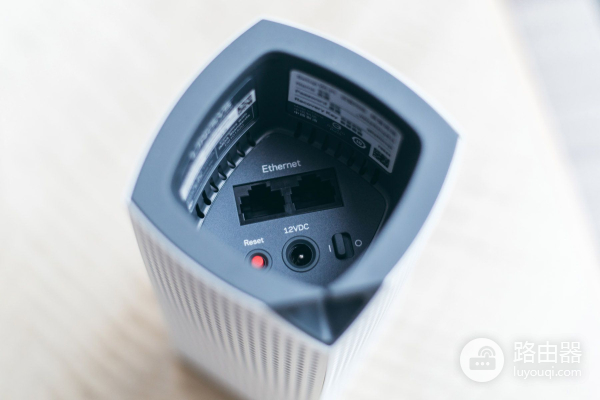 别墅怎么用路由器组网(500平别墅无缝漫游：两套领势Velop AC6600路由器WiFi组网实战)